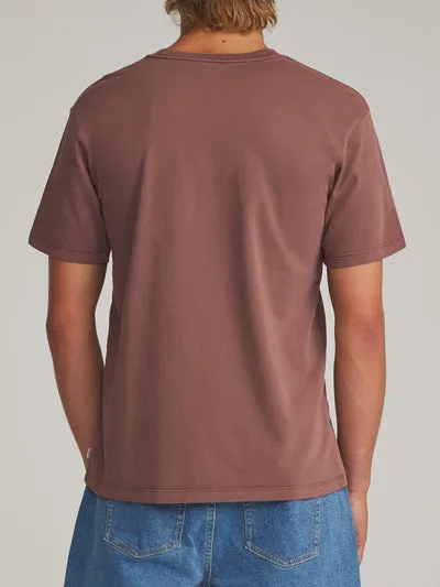 Katin Glow T-Shirt mit Vintage-Typografie