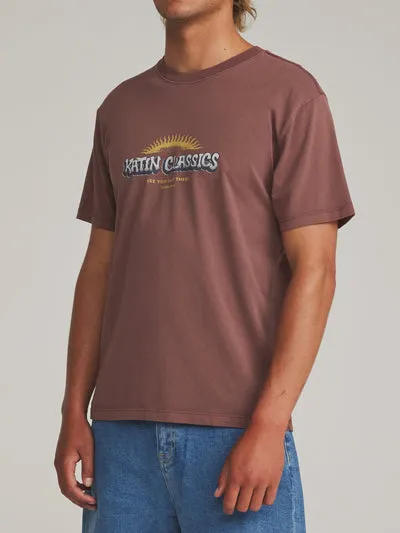 Katin Glow T-Shirt mit Vintage-Typografie
